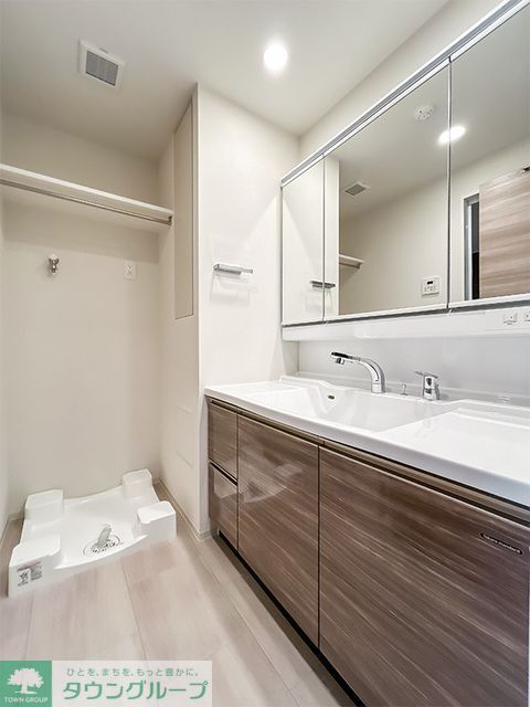 洗面設備　※写真は同タイプ住戸です。