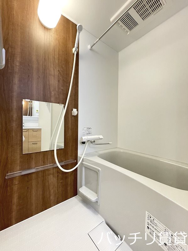 バス・シャワールーム　※同型タイプの為、現状を優先いたします