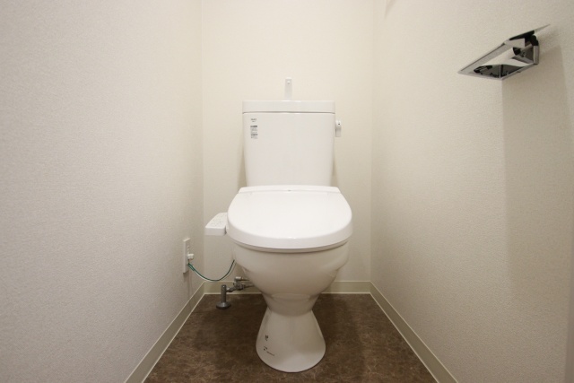 トイレ　※別室の参考写真の為、現況優先です。