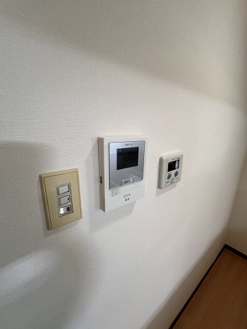 セキュリティ　来訪者の確認のできるモニタ付インターホン