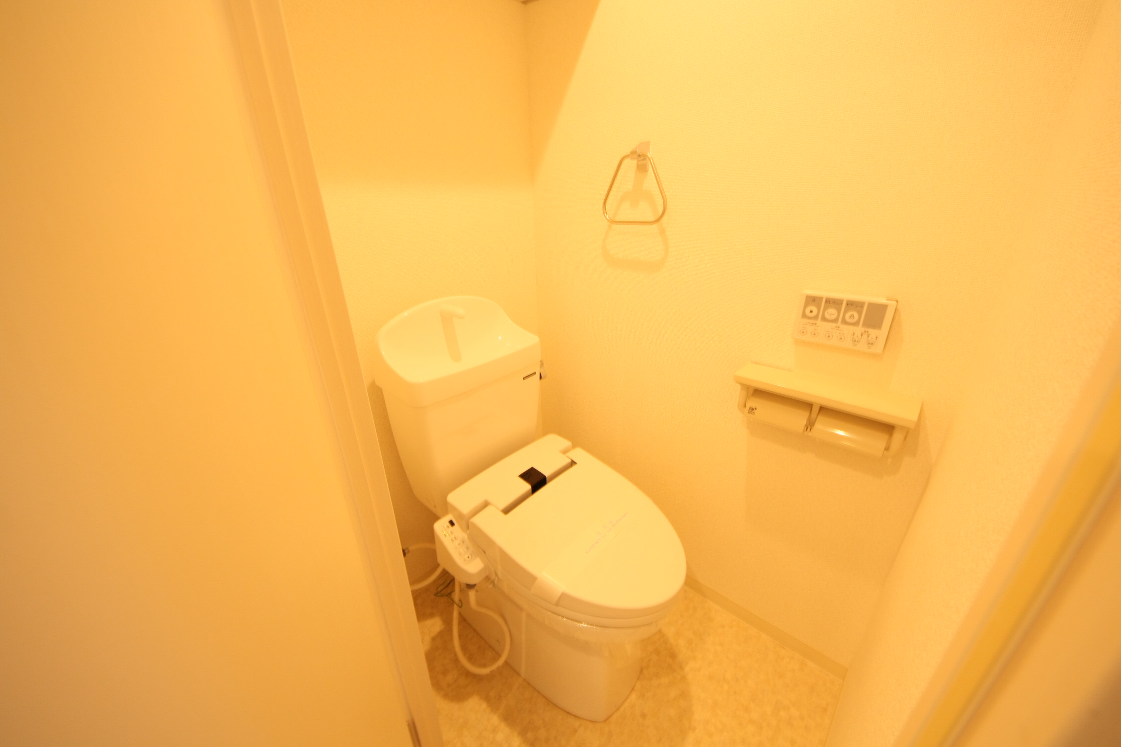 トイレ　ウォシュレット設置済みです♪