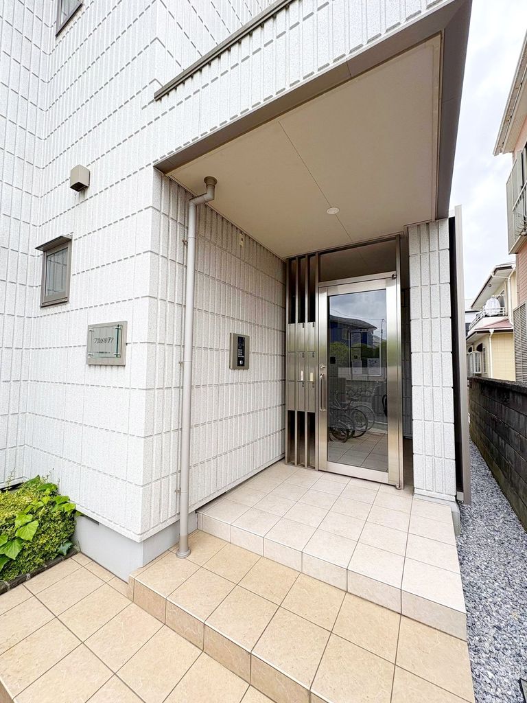 エントランス　エントランス