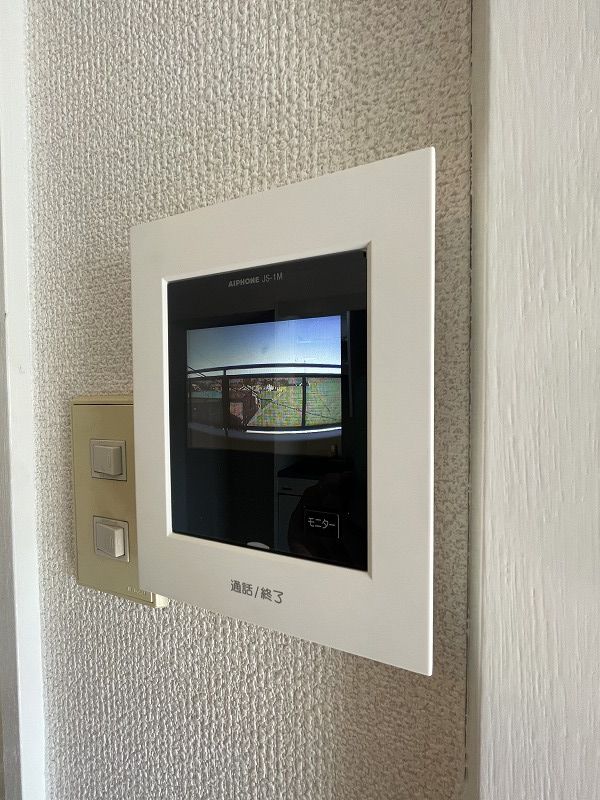 セキュリティ　安心のモニター付きインターホン♪