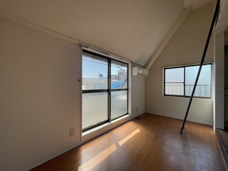 居室・リビング　南東向きで日当たり良好♪