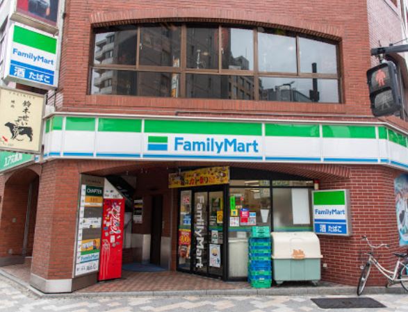 コンビニ　ファミリーマート六本木東店（コンビニ）まで374m