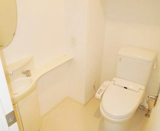 トイレ　別部屋の画像を使用しております。