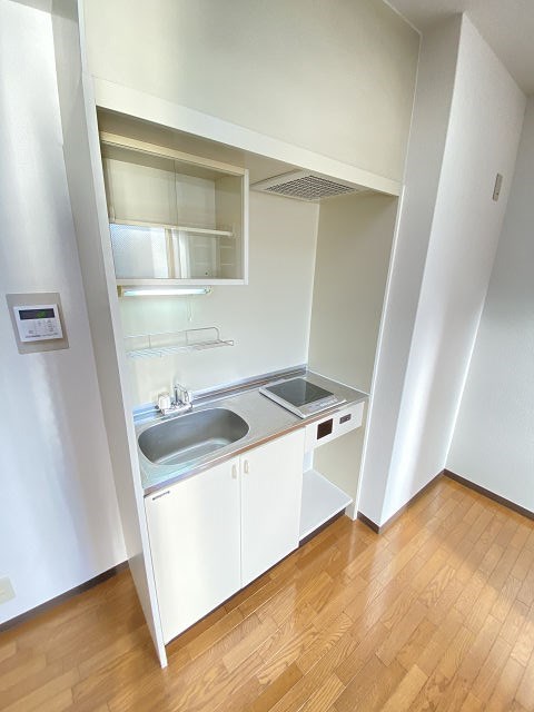 キッチン　コンパクトなキッチンで掃除もラクラク