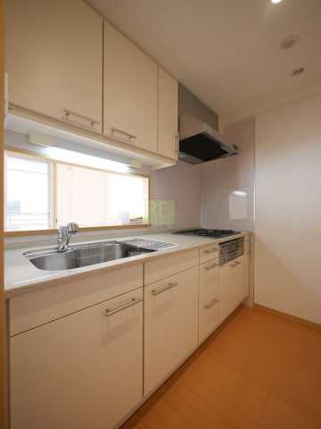 キッチン　内装写真　別間取り参考写真