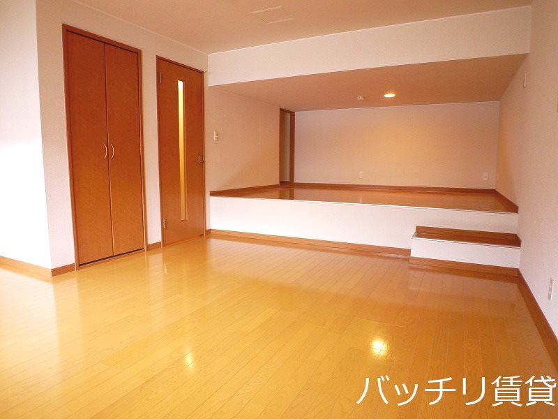 居室・リビング　※別号室の為、現状優先