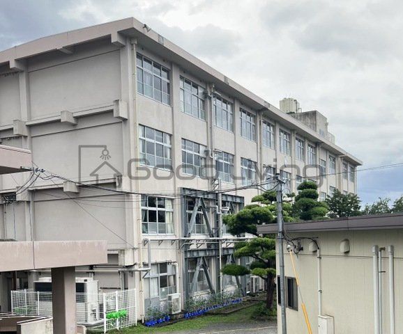 小学校　福岡市立花畑小学校（小学校）まで220m