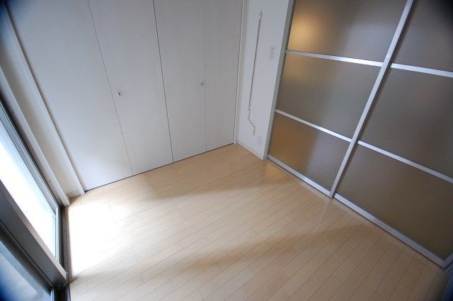 その他部屋・スペース　【その他内観】洋室５帖。