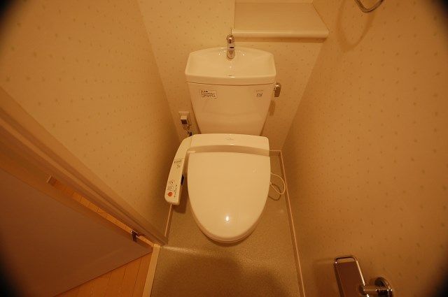 トイレ　【トイレ】嬉しいウォシュレット完備です。