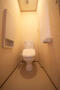 トイレ　落ち着いた色調のトイレです