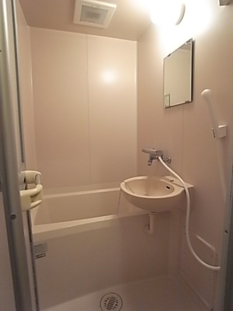 バス・シャワールーム　お風呂で日々の疲れを落としましょう