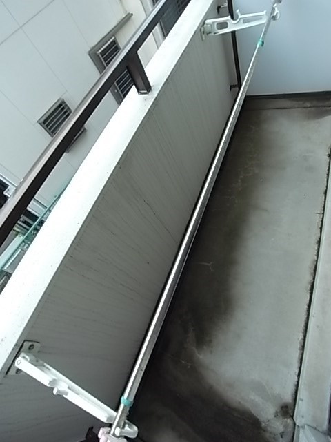 バルコニー　暖かな日差しのふりそそぐバルコニー