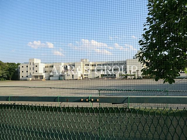 小学校　綾瀬市立北の台小学校（小学校）まで547m