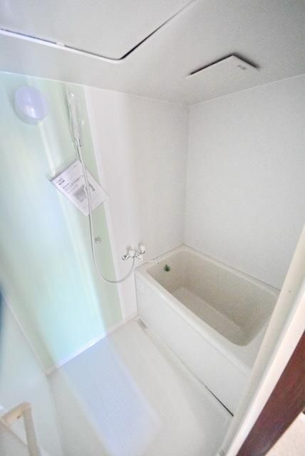 バス・シャワールーム　新築の綺麗なお風呂です