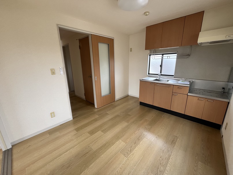 キッチン　DK6、窓有り