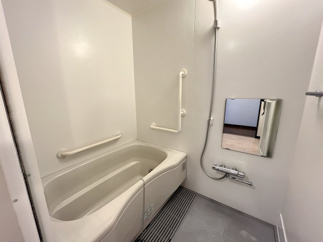 バス・シャワールーム　※同物件、他のお部屋の写真です。