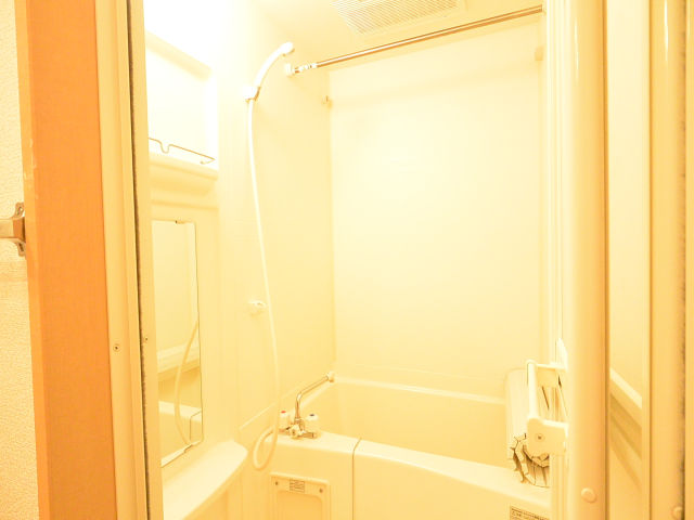 バス・シャワールーム　※同物件別号室写真となります。