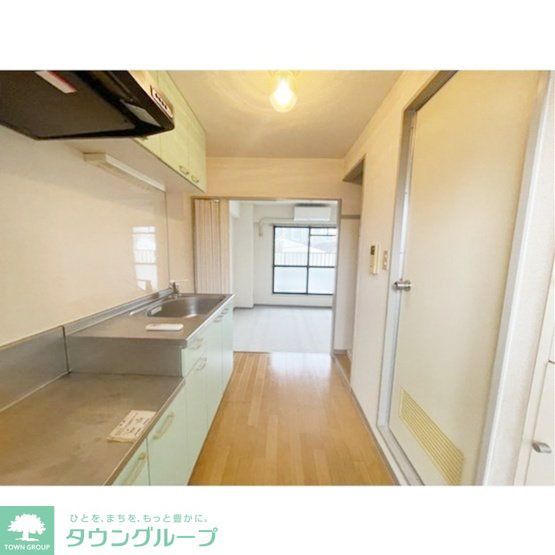 玄関　リビング/居室