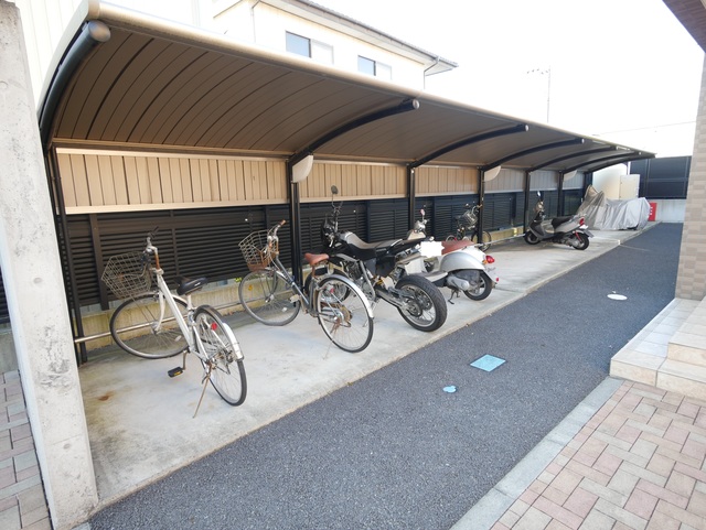その他共有部分　★屋根付き駐輪場があります★