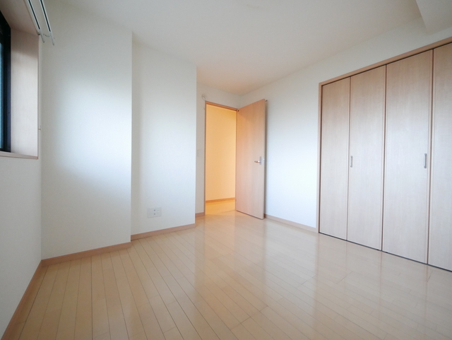 その他部屋・スペース　★明るい洋室の写真です★