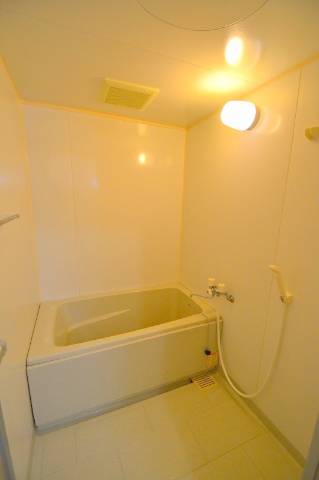 バス・シャワールーム　お問合せはシティホーム海田センター　082-821-2227