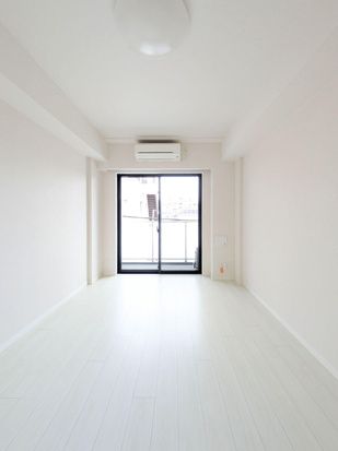 居室・リビング　※全て別号室のお写真。内装等参考にしてください。