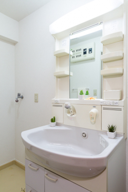 洗面設備　※写真は同タイプ住戸です。