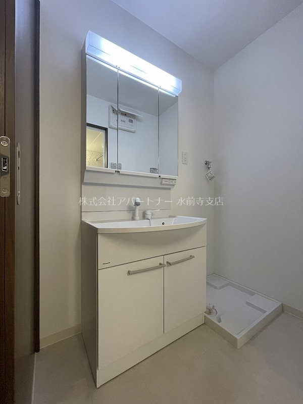 洗面設備　独立洗面台があると、朝晩の準備や整理整頓もしやすいです！