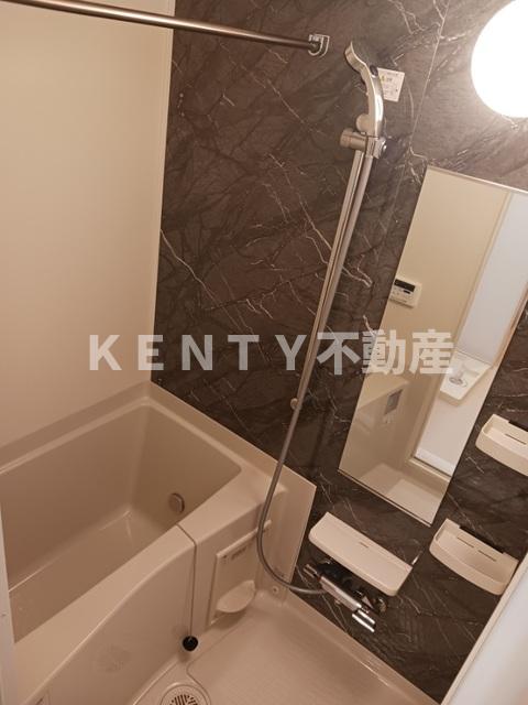 バス・シャワールーム　落ち着いた空間のお風呂です