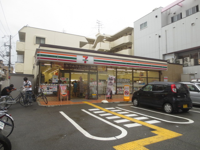 コンビニ　セブンイレブン阪急塚口駅南店（コンビニ）まで395m