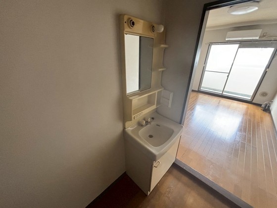 洗面設備　※別部屋の写真です