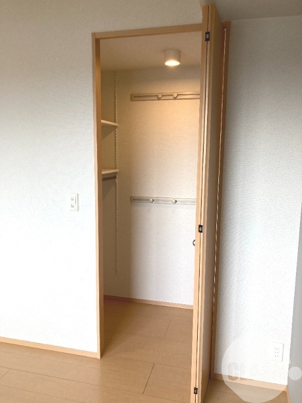 収納　ワンステップクローゼット