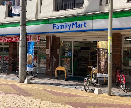 コンビニ　ファミリーマート 住吉苅田五丁目店（コンビニ）まで262m