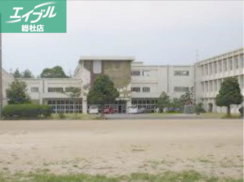 中学校　倉敷市立福田中学校（中学校）まで483m
