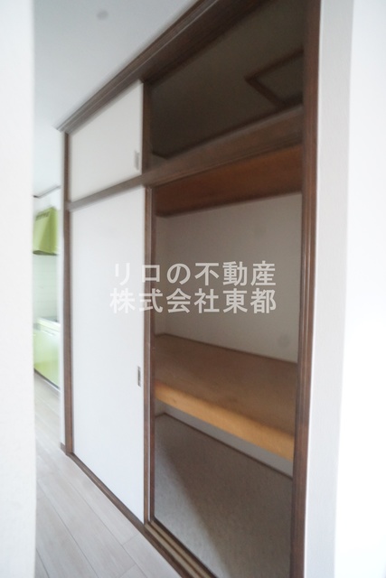 収納　押入れタイプはお荷物が多い方も安心の収納力です☆