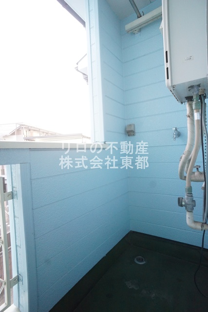 バルコニー　お天気のいい日は外干しもできますね！！