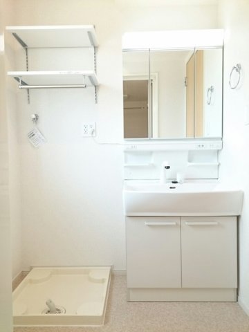 洗面設備　コンパクトで使いやすい洗面所