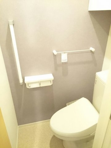 トイレ　清潔感のあるトイレです