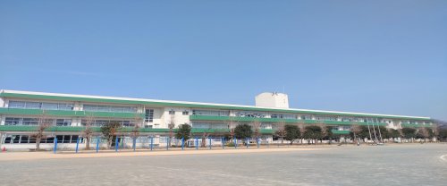 小学校　四街道市立八木原小学校（小学校）まで903m