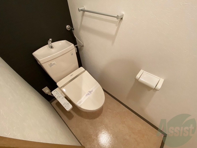トイレ　ウォシュレット機能がついたトイレ。安心して使用できますね。