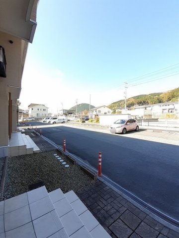 駐車場　駐車場に車を止められます