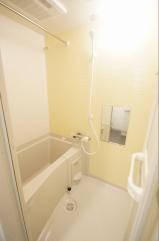 バス・シャワールーム　人気のバス・トイレ別タイプ