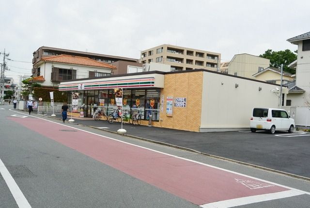 コンビニ　セブンイレブン（コンビニ）まで165m
