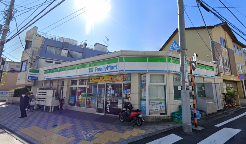 コンビニ　ファミリーマート玉川田園調布二丁目店（コンビニ）まで258m