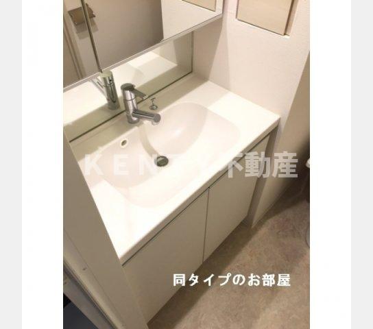 洗面設備　コンパクトで使いやすい洗面所