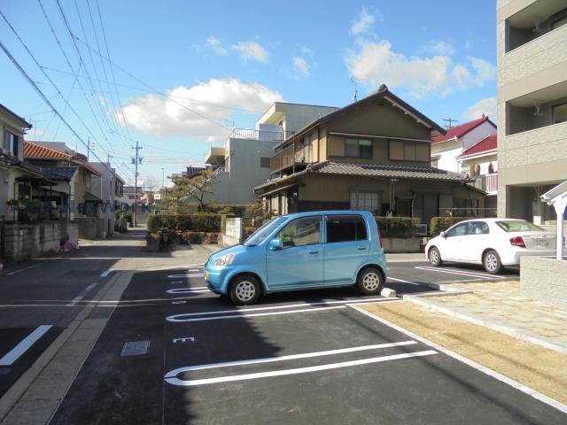 駐車場　駐車場