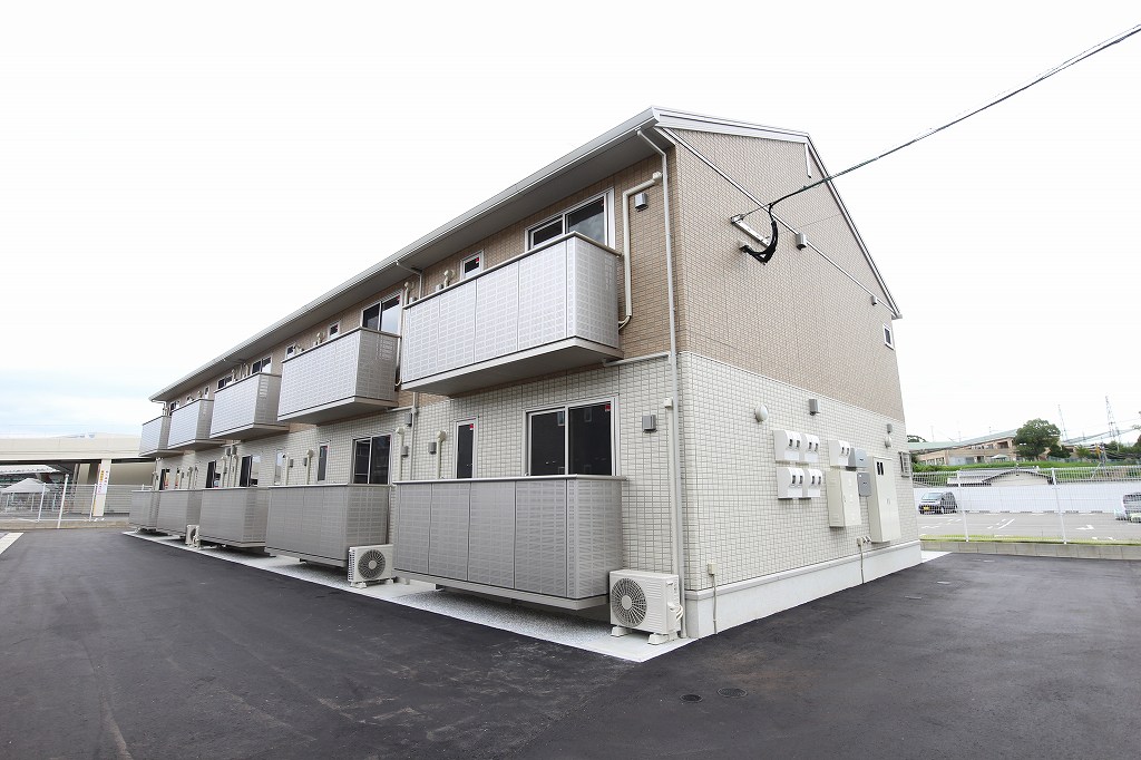 建物外観　他の不動産屋さんのネット掲載物件も全てご紹介可能です。